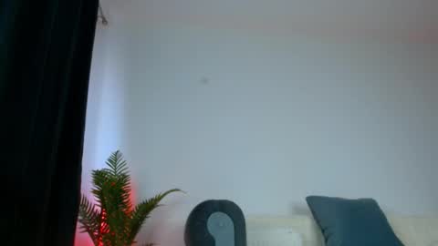 Snapshot of slut_tattoogirl chatting on June 3, 2026, 6:05 am Ariana online show from June 3, 2026, 6:05 am