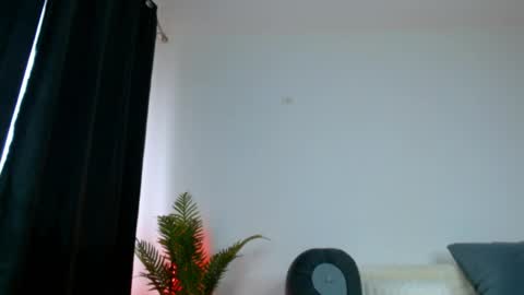 Snapshot of slut_tattoogirl chatting on June 6, 2026, 6:51 am Ariana online show from June 6, 2026, 6:51 am