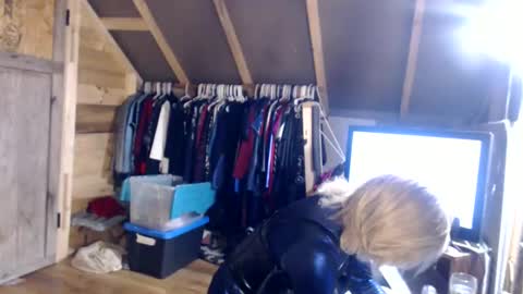slutjennifertransxx online show from May 24, 2026, 3:33 am