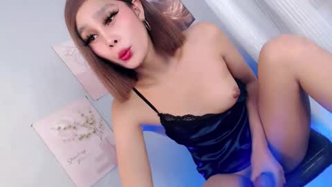 slutnextdoor28 online show from May 15, 2026, 2:24 pm