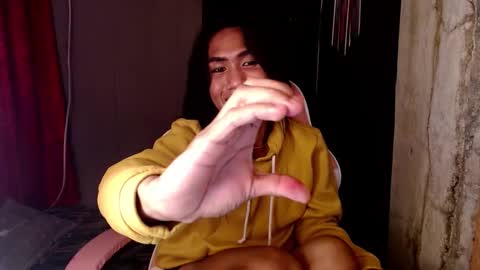 Snapshot of slutqueen_raz chatting on December 1, 2024, 4:29 pm Raz online show from December 1, 2024, 4:29 pm