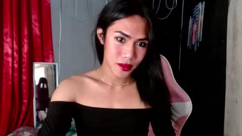 Snapshot of slutqueen_raz chatting on December 9, 2024, 9:39 am Raz online show from December 9, 2024, 9:39 am