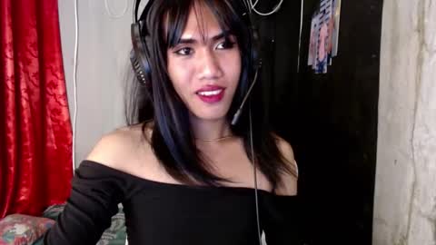 Snapshot of slutqueen_raz chatting on December 9, 2024, 4:15 pm Raz online show from December 9, 2024, 4:15 pm