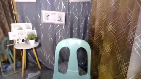 Snapshot of slutqueen_raz chatting on January 12, 2025, 4:40 pm Raz online show from January 12, 2025, 4:40 pm