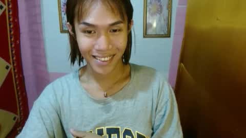 Snapshot of slutqueen_raz chatting on October 20, 2025, 12:22 am Raz online show from October 20, 2025, 12:22 am