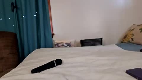 Jade and Thomas online show from August 1, 2026, 1:54 pm