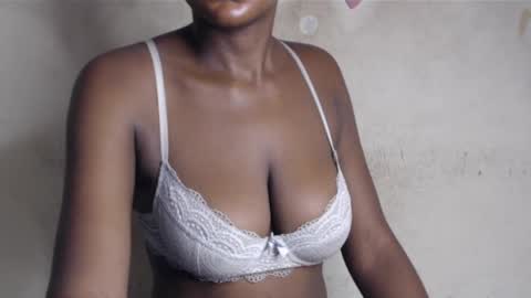 sluttx_choco online show from May 7, 2026, 11:37 am