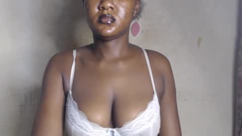 sluttx_choco online show from June 19, 2026, 10:41 am
