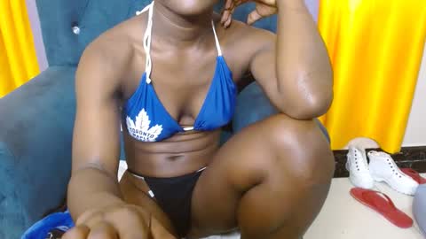 Snapshot of slutty_charmz chatting on October 1, 2025, 5:35 am Bree online show from October 1, 2025, 5:35 am