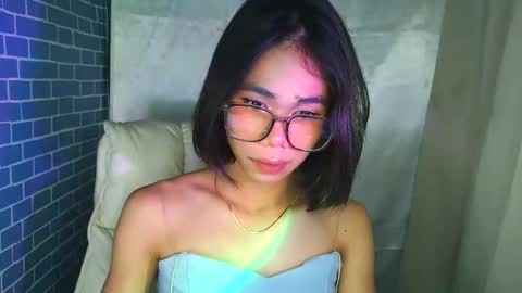 sluttypatotie online show from September 18, 2025, 4:53 pm