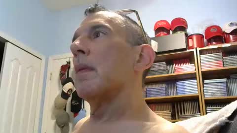 sluttyslave81 online show from March 13, 2026, 8:21 am