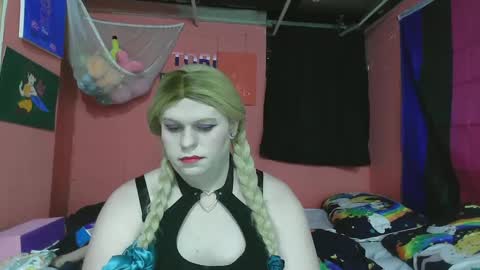 Snapshot of sluttytorismith chatting on February 9, 2025, 6:01 am Tori Smith online show from February 9, 2025, 6:01 am