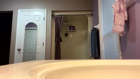 Snapshot of sly050585 chatting on January 8, 2026, 9:39 pm sly050585 online show from January 8, 2026, 9:39 pm