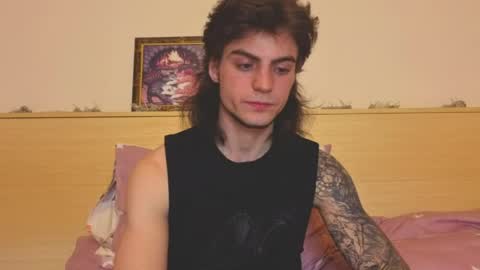 Snapshot of sly_gus chatting on April 17, 2026, 3:04 pm Gus online show from April 17, 2026, 3:04 pm
