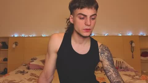 Snapshot of sly_gus chatting on April 23, 2026, 6:21 pm Gus online show from April 23, 2026, 6:21 pm