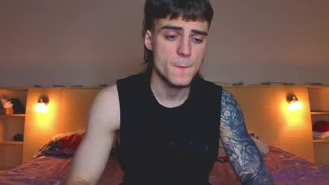 Snapshot of sly_gus chatting on April 26, 2026, 4:37 pm Gus online show from April 26, 2026, 4:37 pm