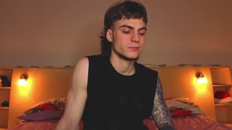 Snapshot of sly_gus chatting on April 28, 2026, 4:34 pm Gus online show from April 28, 2026, 4:34 pm