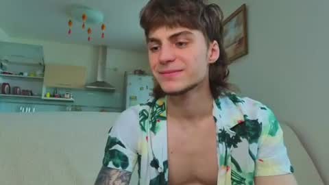 Snapshot of sly_gus chatting on June 26, 2026, 9:46 am Gus online show from June 26, 2026, 9:46 am