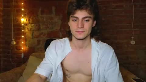 Snapshot of sly_gus chatting on July 27, 2026, 4:14 pm Gus online show from July 27, 2026, 4:14 pm