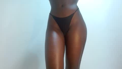 Snapshot of sly_rose chatting on October 30, 2025, 5:35 pm sly_rose online show from October 30, 2025, 5:35 pm