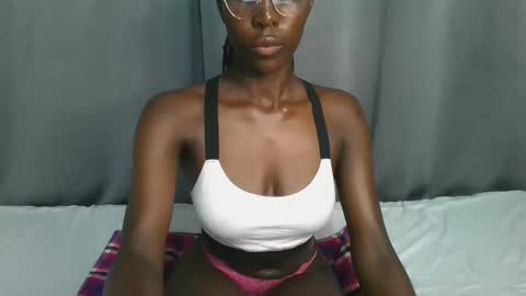 Snapshot of sly_rose chatting on December 3, 2025, 9:46 pm sly_rose online show from December 3, 2025, 9:46 pm