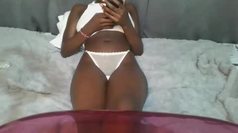 Snapshot of sly_rose chatting on April 10, 2026, 9:19 pm sly_rose online show from April 10, 2026, 9:19 pm