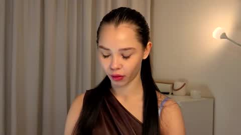 Lily online show from November 21, 2025, 1:32 pm