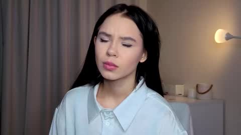 Lily online show from February 5, 2026, 1:27 pm