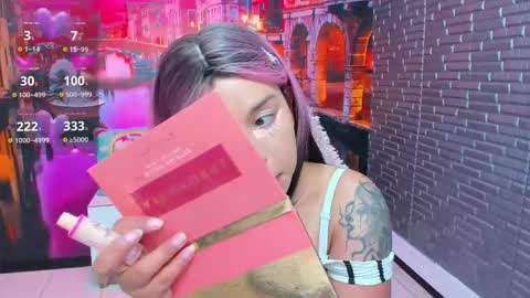 Mariana Torres online show from October 25, 2025, 1:51 pm