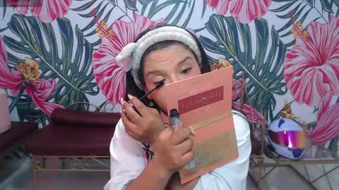 Mariana Torres online show from May 5, 2026, 1:19 pm