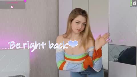 Snapshot of small_blondee chatting on February 21, 2025, 2:28 am Emily online show from February 21, 2025, 2:28 am