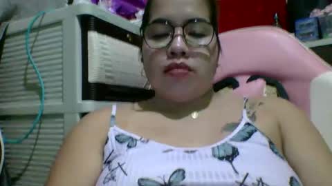 Lovewella online show from April 24, 2026, 2:41 pm