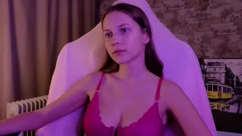 Snapshot of small_emma0 chatting on February 23, 2026, 11:13 pm Emma online show from February 23, 2026, 11:13 pm