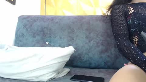 Snapshot of small_hot19 chatting on March 10, 2025, 5:50 pm Small Hot19 online show from March 10, 2025, 5:50 pm