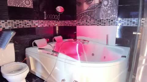 Snapshot of small_hot19 chatting on September 24, 2025, 9:34 am Small Hot19 online show from September 24, 2025, 9:34 am