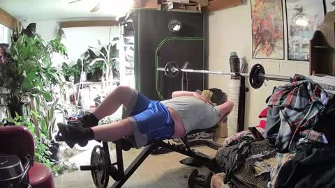 smallchubbers online show from February 18, 2025, 11:52 pm