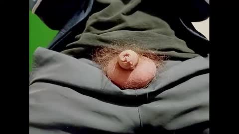 Snapshot of smallhairyuncut chatting on December 2, 2024, 6:10 pm Small Hairy Uncut online show from December 2, 2024, 6:10 pm