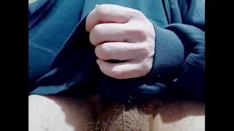 Snapshot of smallhairyuncut chatting on February 15, 2025, 9:48 pm Small Hairy Uncut online show from February 15, 2025, 9:48 pm
