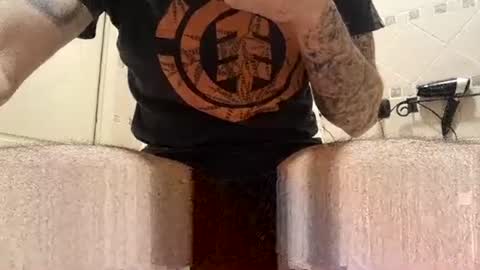 smallone8825 online show from November 23, 2025, 6:02 am