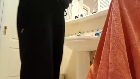 smallone8825 online show from March 1, 2026, 9:00 am