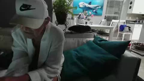 Daddy online show from February 11, 2025, 3:40 am