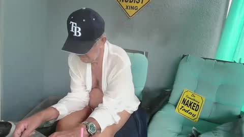 Daddy online show from September 30, 2025, 1:05 pm