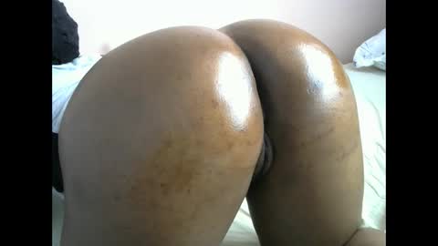 Snapshot of smart_lilly chatting on October 31, 2025, 6:03 am smart_lilly online show from October 31, 2025, 6:03 am