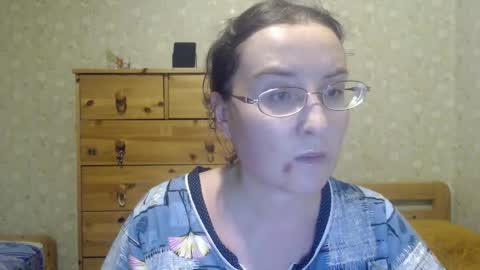 smart_rose online show from January 4, 2025, 1:42 am