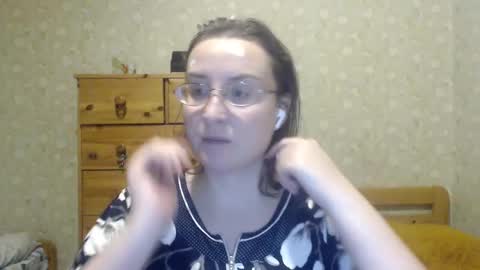 smart_rose online show from January 8, 2025, 7:13 pm