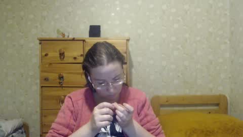 smart_rose online show from January 11, 2025, 2:47 pm
