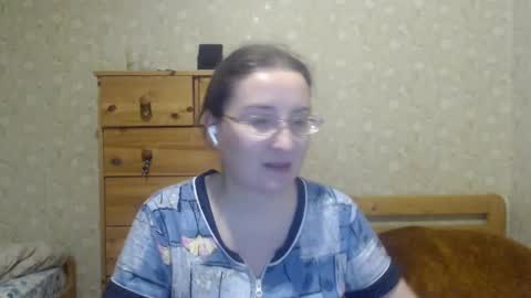 smart_rose online show from February 3, 2025, 7:10 pm