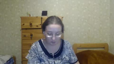 smart_rose online show from February 10, 2025, 3:32 pm