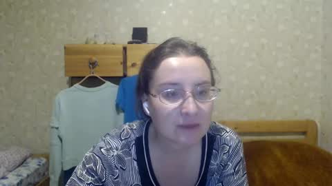 smart_rose online show from March 4, 2025, 7:22 pm