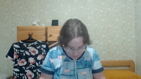 smart_rose online show from April 23, 2026, 4:09 pm